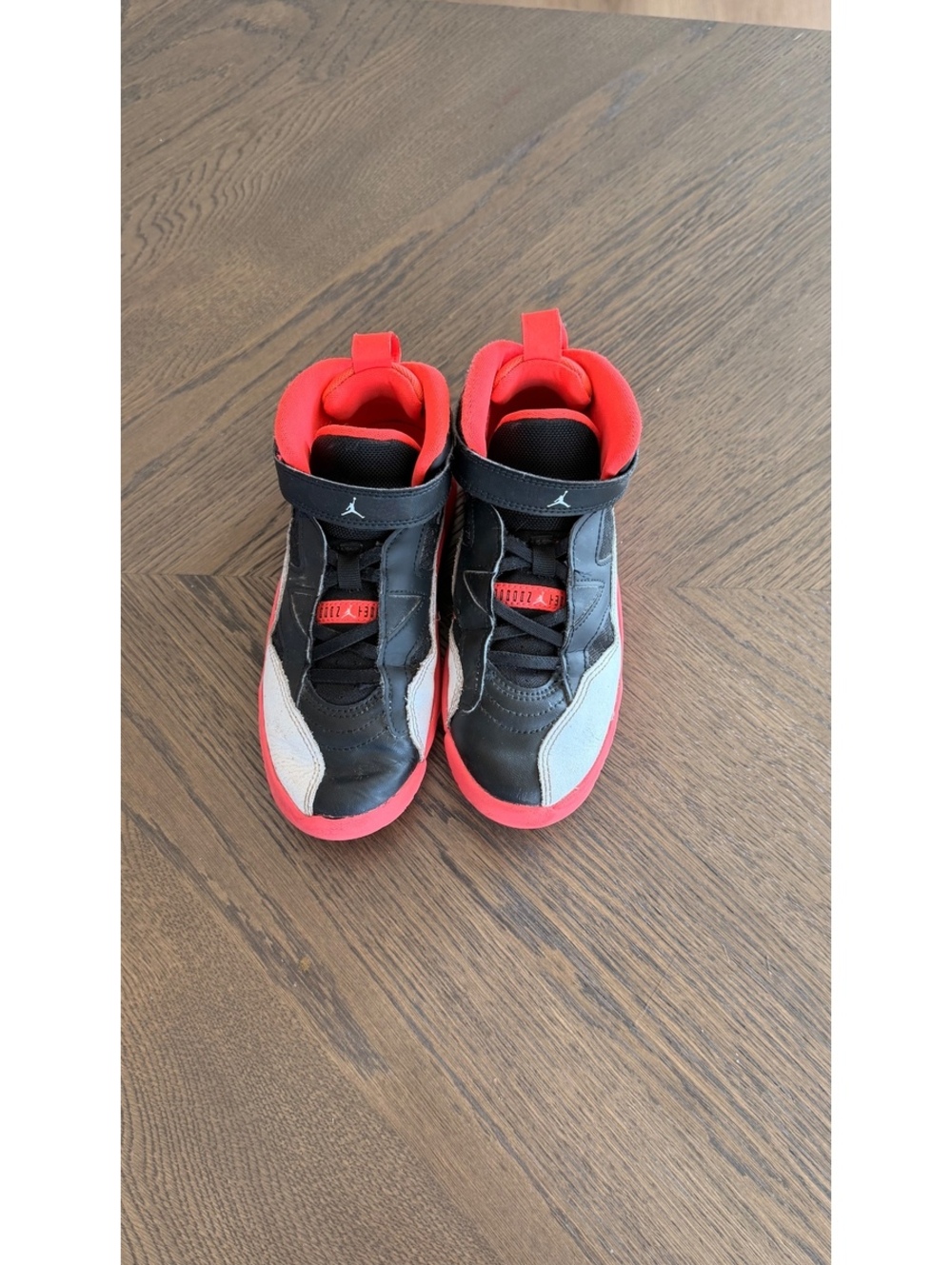 Boys’ Nike Air Jordan Basketball shoes in great condition.
